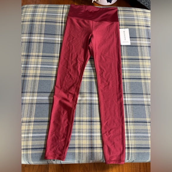 Athleta Elation Shine Tight Small Decadent Red NWT - Picture 4 of 11